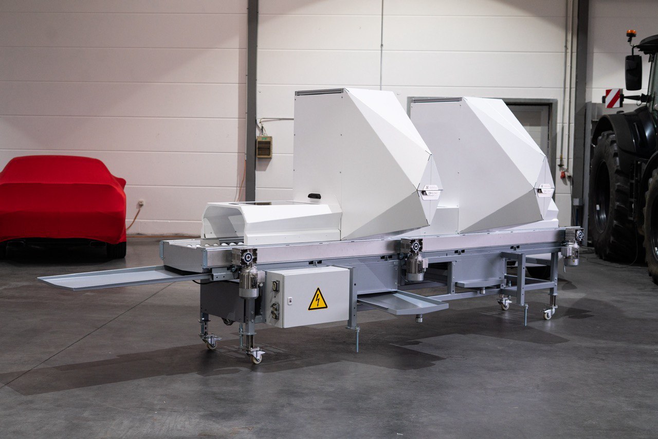 Beschickungsanlage 814 mit zwei Reinigungskammern — Konstruktion von Martel Innovation